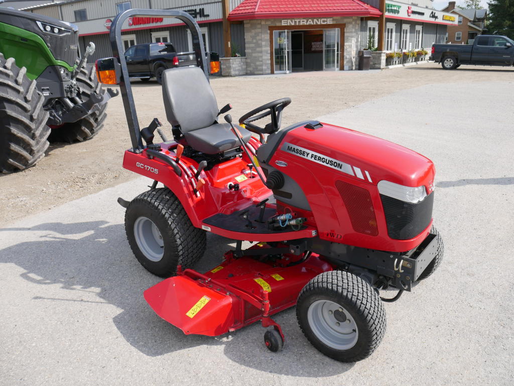 2016 Massey Ferguson GC1705 Maple Lane Farm Service