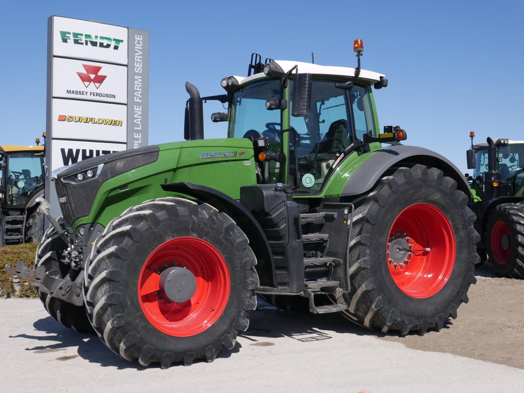 2016 Fendt 1038 Maple Lane Farm Service