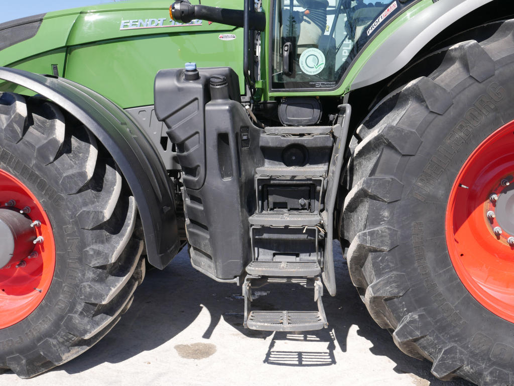 2016 Fendt 1038 Maple Lane Farm Service