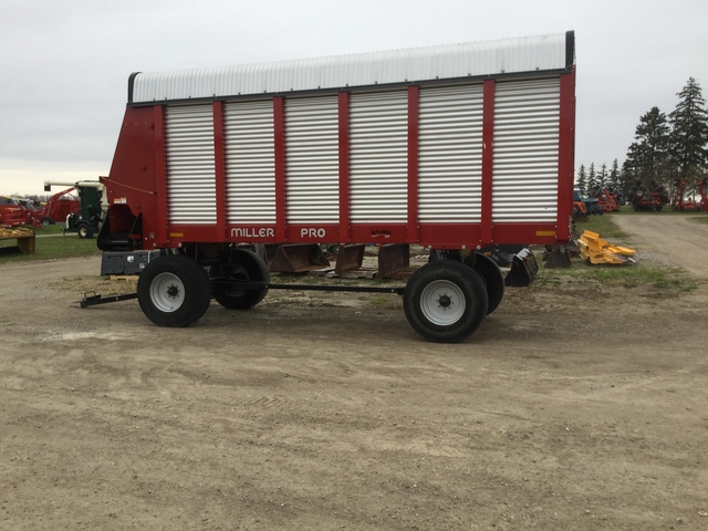 2015 Miller 5300 - Wagon - Forage