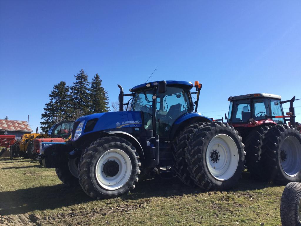 2012 New Holland T7.235 - Tractor