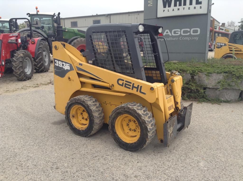 2005 Gehl 3935 Skid Steer Maple Lane Farm Service