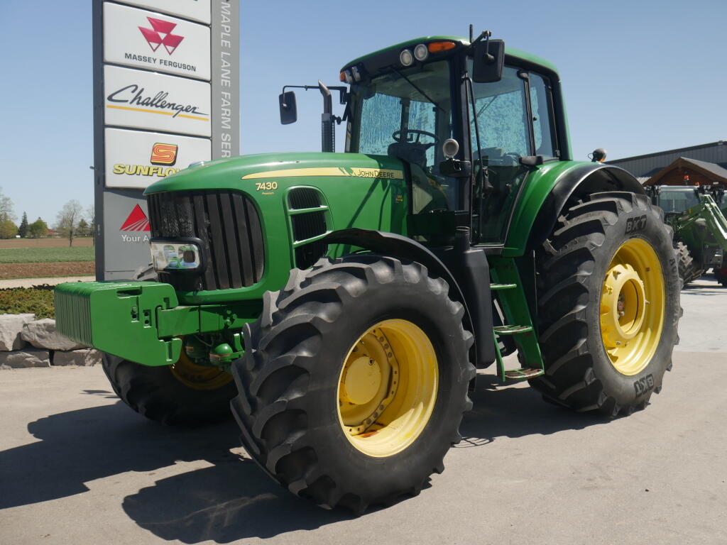2008 John Deere 7430 - Tractor