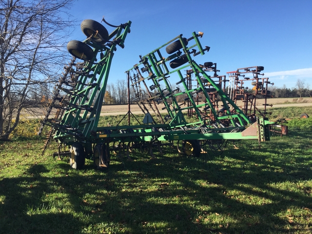 John Deere 960 - Cultivator